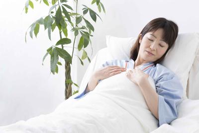 18岁少女久久不来月经，结果先天性无阴道，应该怎么办