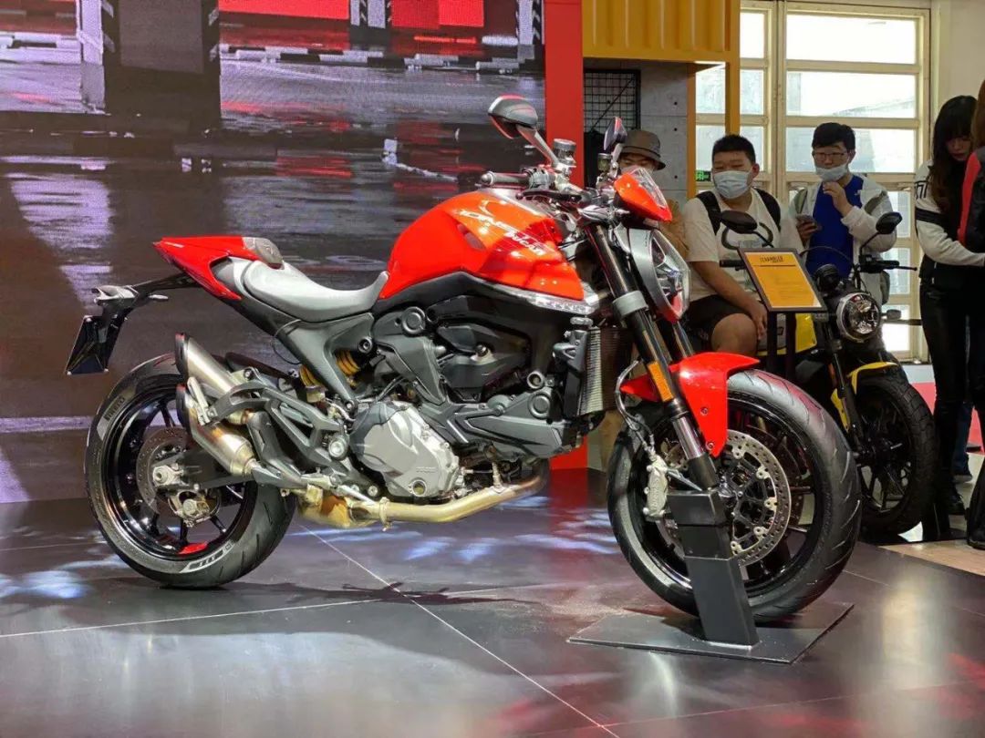 北京车展|杜卡迪大魔鬼新款售价263000元，Monster950也有亮相