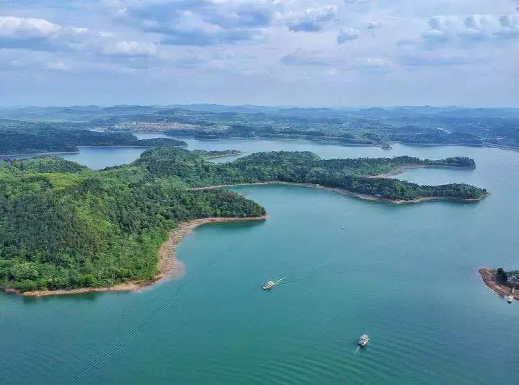 成都出发4天漫游攻略,成都出发10天自由行攻略