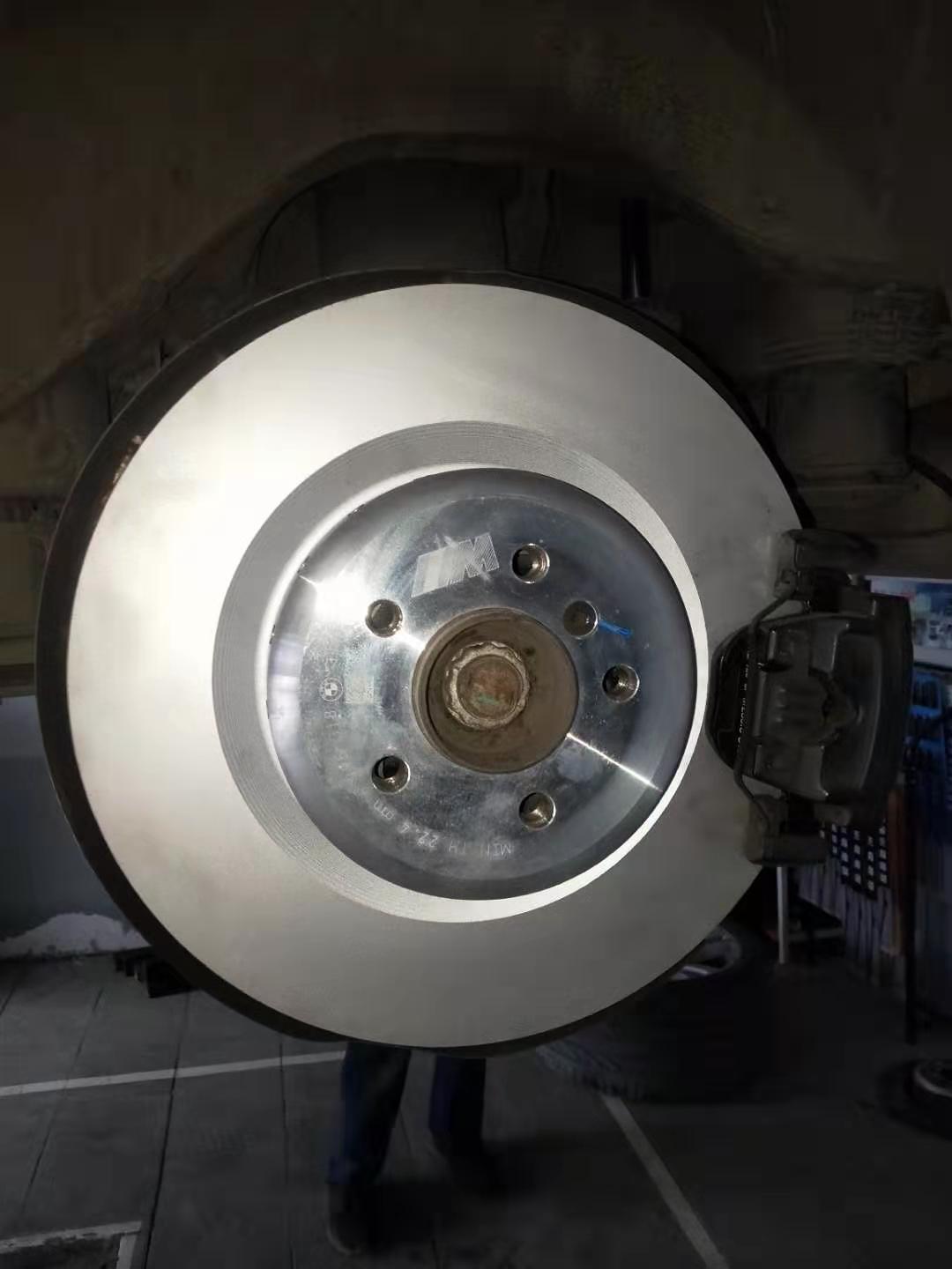 宝马X5驻车制动失效,x5驻车制动器失效