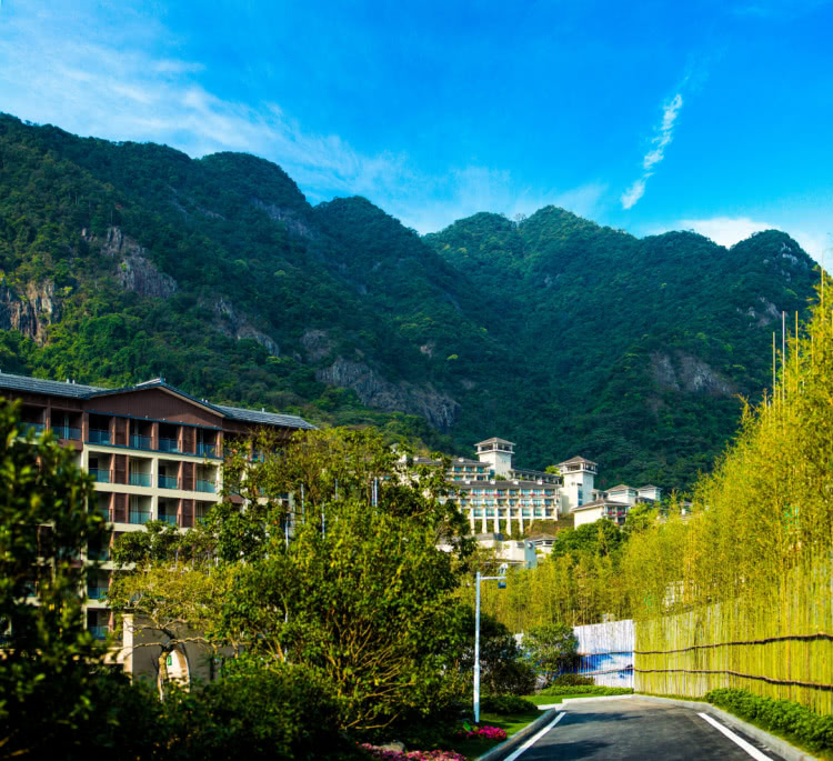 听说广州金叶子温泉酒店是广州的“小布拉宫”