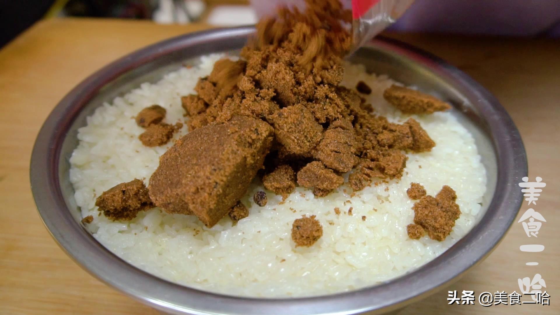 端午节奶奶烧饭,端午节怎样用粽叶做糯米饭