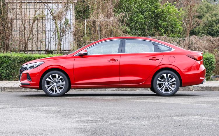 6万多的长安逸动,2020款长安逸动手动豪华动力