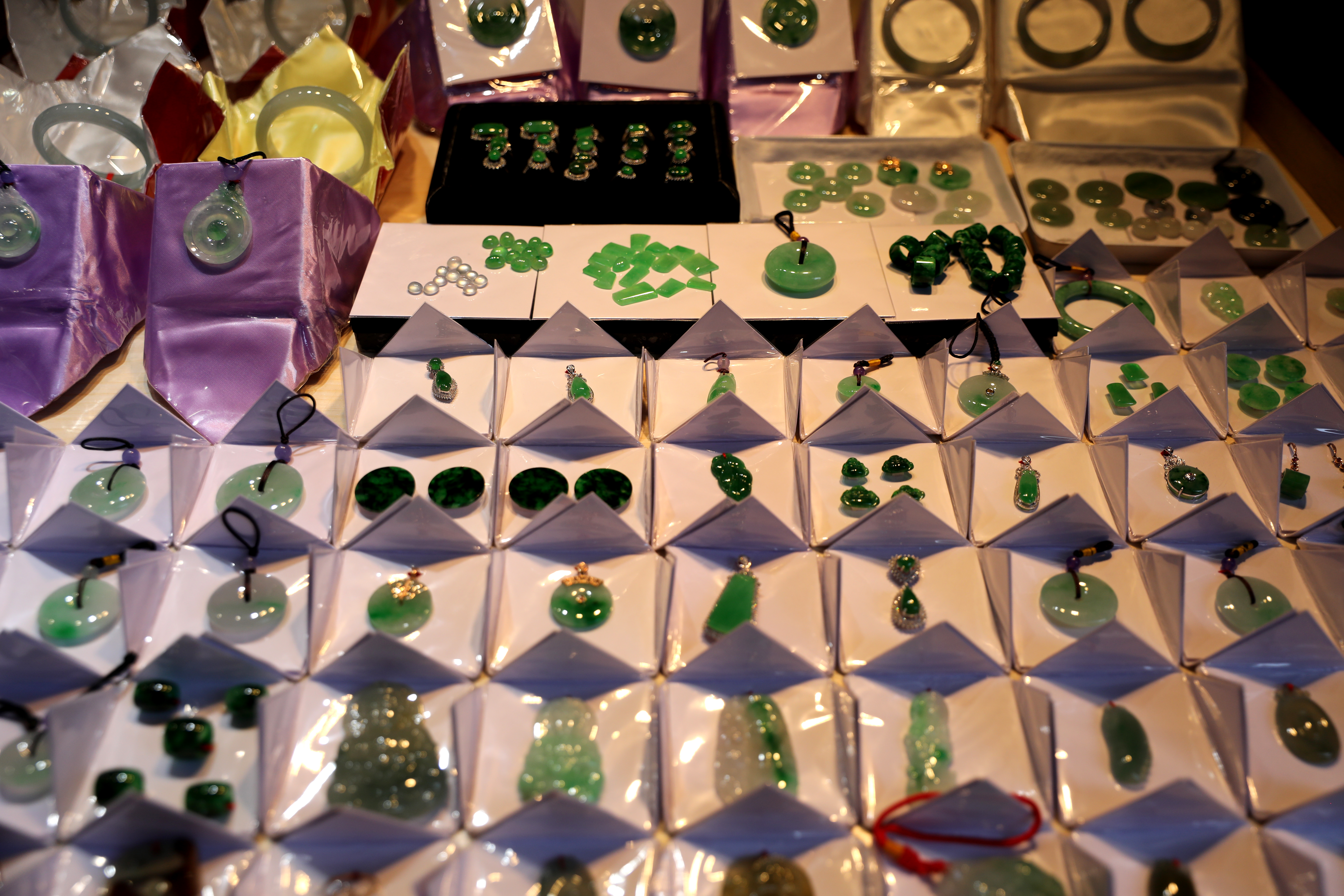 广州玉器街附近,广州玉器市场里面的玉多少钱