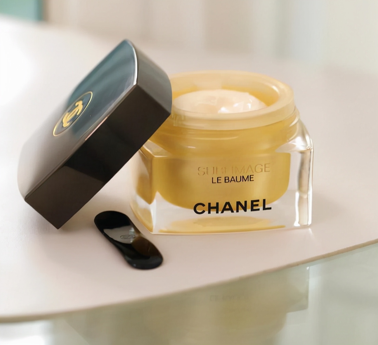 香奈儿的金砖面霜好用吗,雅诗兰黛紧致淡纹面霜