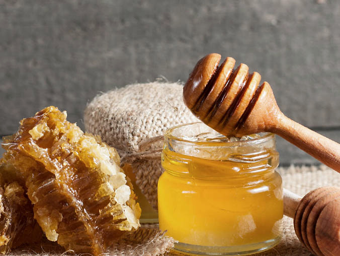 蜂蜜怎么敷脸祛痘效果好,用蜂蜜敷脸会长痘痘吗