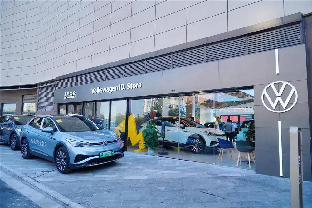 这个国庆节，上汽大众ID.家族用志愿红表达心中热爱