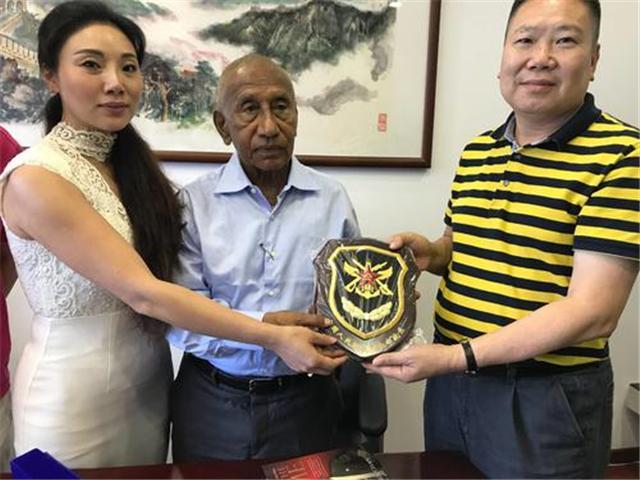 绁栫睄鍦ㄤ腑鍥界殑澶栧浗鏀胯鍥剧墖,绁栫睄鍦ㄤ腑鍥界殑澶栧浗鏀胯