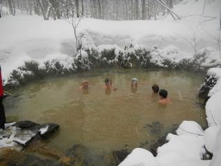 日本混浴会发生问题,日本混浴温泉真的安全吗