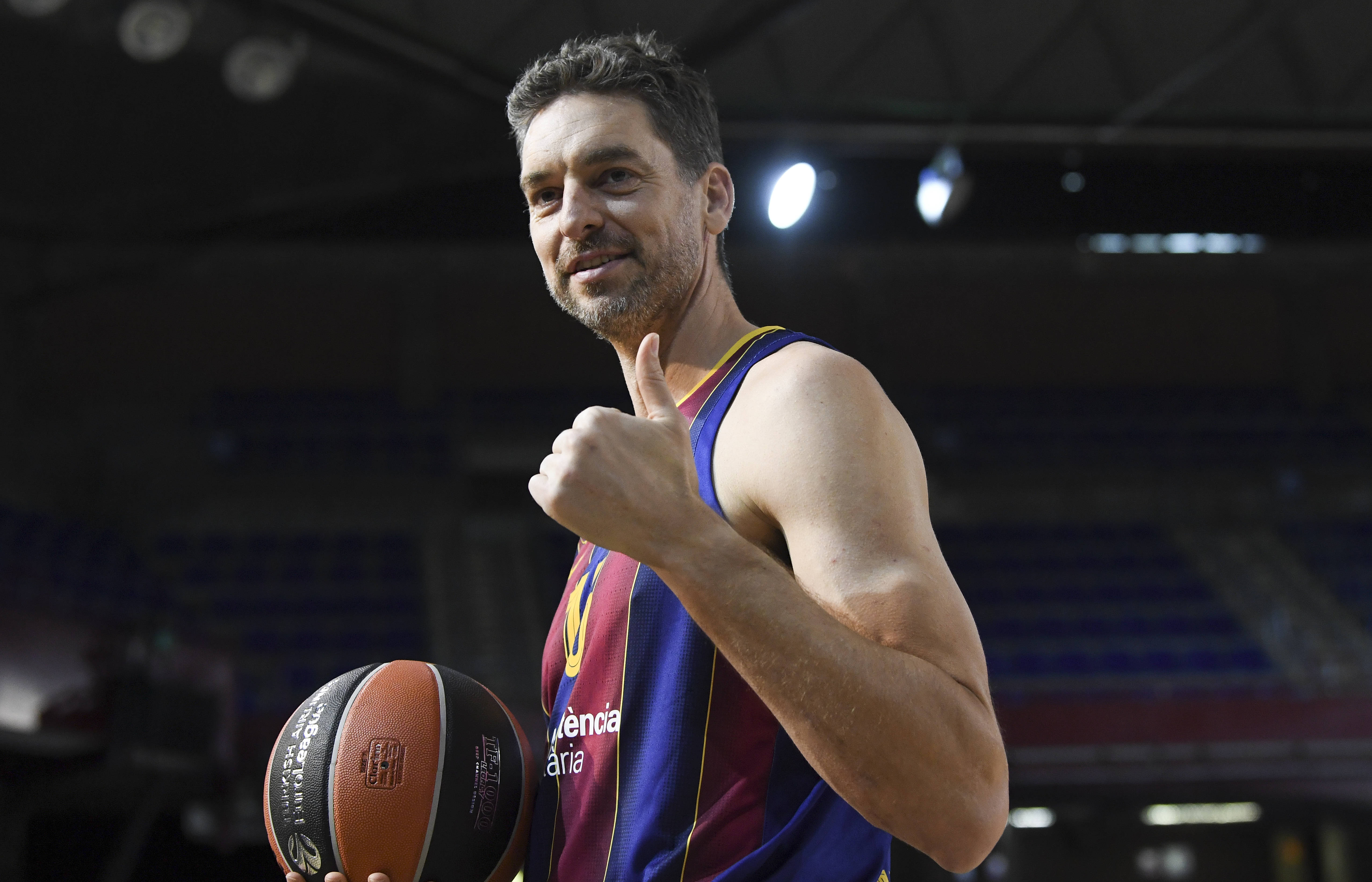 科比带领两连冠湖人时期的能力,科比两连冠加索尔和科比谁表现好