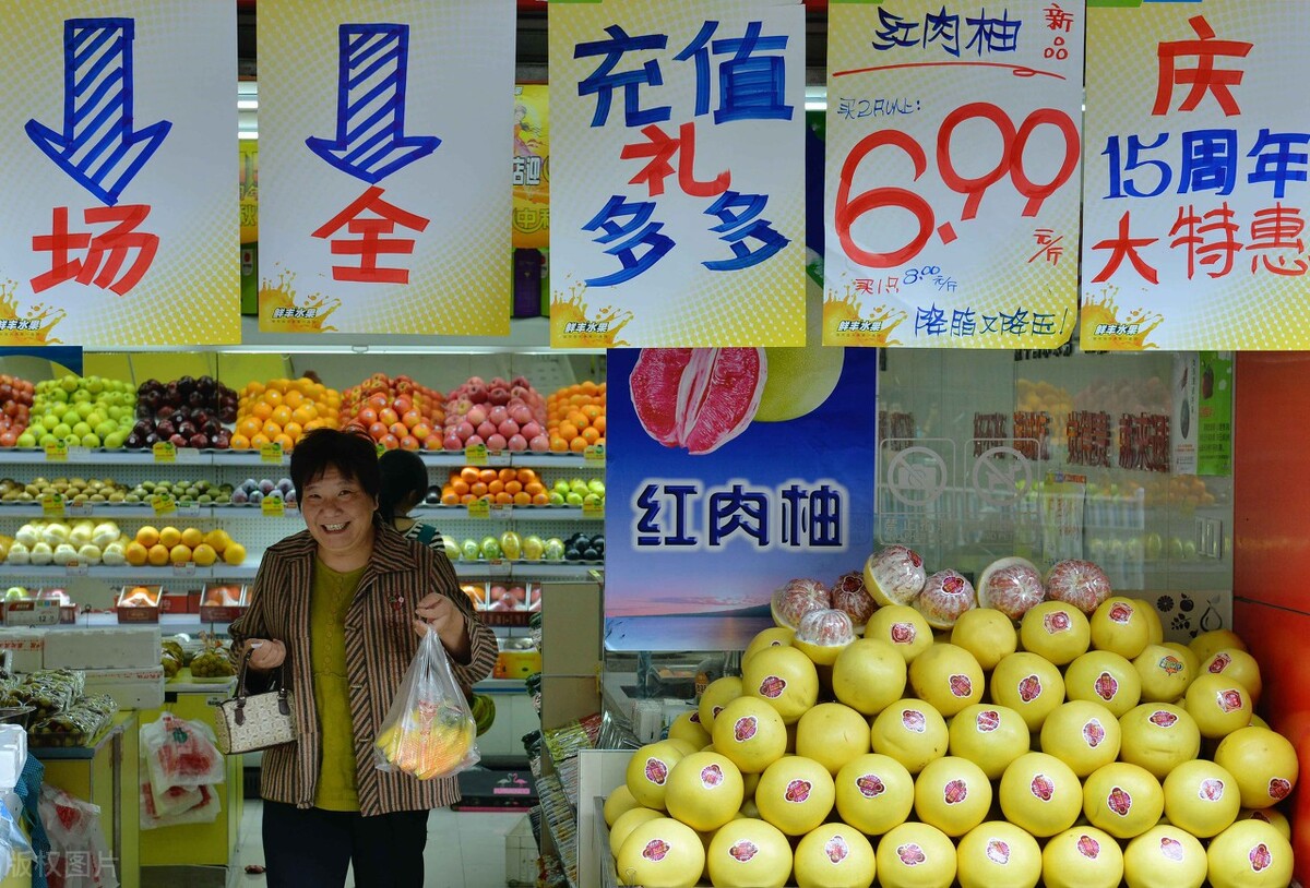 卖东西老板偷梁换柱,水果店偷梁换柱