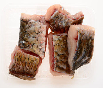 炸草鱼块的做法怎么才酥脆,炸草鱼块的做法视频教程