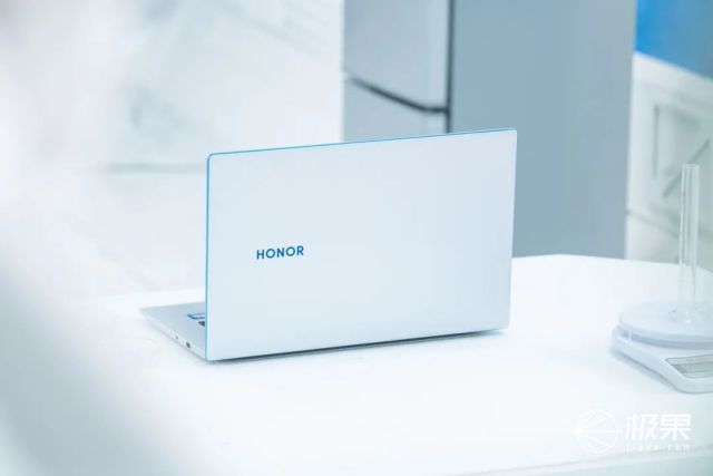 笔记本电脑抗蓝光和护眼屏的区别,防蓝光护眼电脑屏幕真的能有效吗