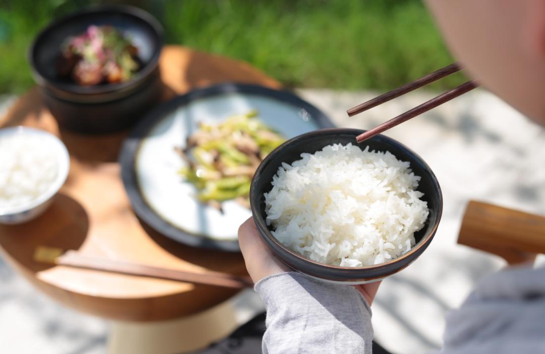 评价米饭好吃怎么说,对米饭赞美与批评的对比