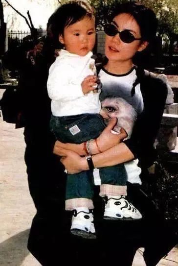 窦唯王菲窦靖童一家会同台演唱吗,窦靖童小时候像窦唯