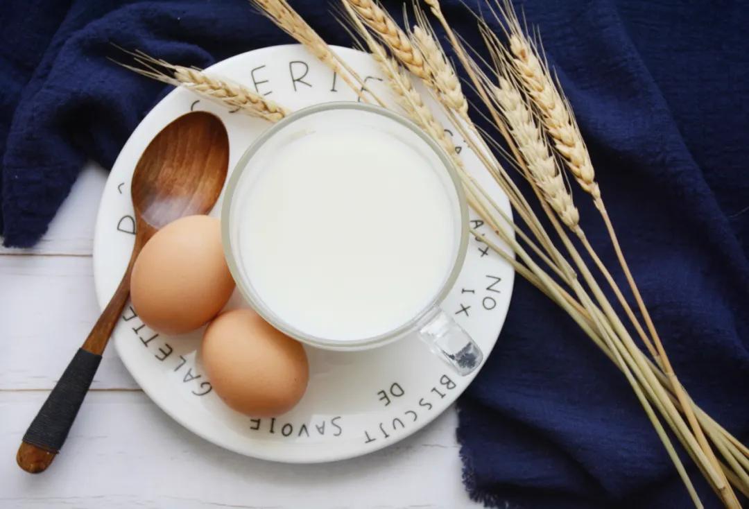 牛奶变质有黄曲霉毒素吗,怎么鉴别花生米有没有黄曲霉毒素