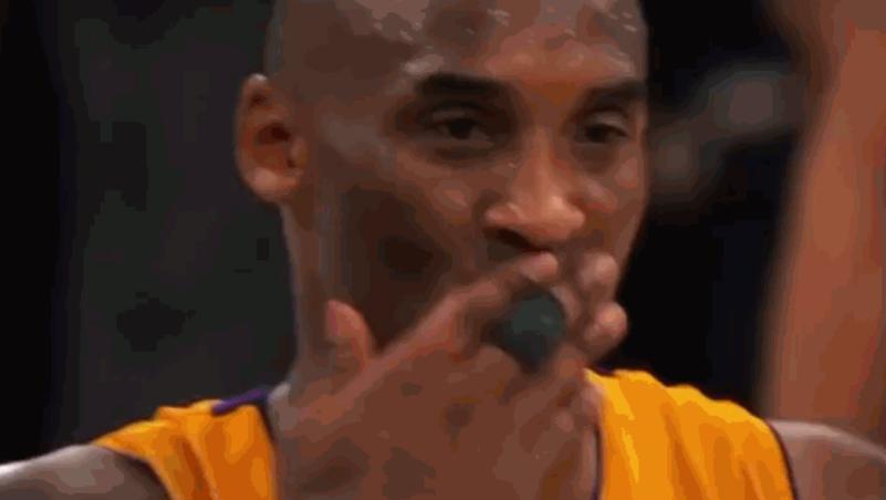 科比入选名人堂瓦妮莎发言,瓦妮莎晒图祝科比生日快乐