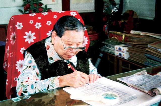 两任丈夫皆烈士，两女皆成毛主席儿媳，此巾帼英雄高寿，享年百岁