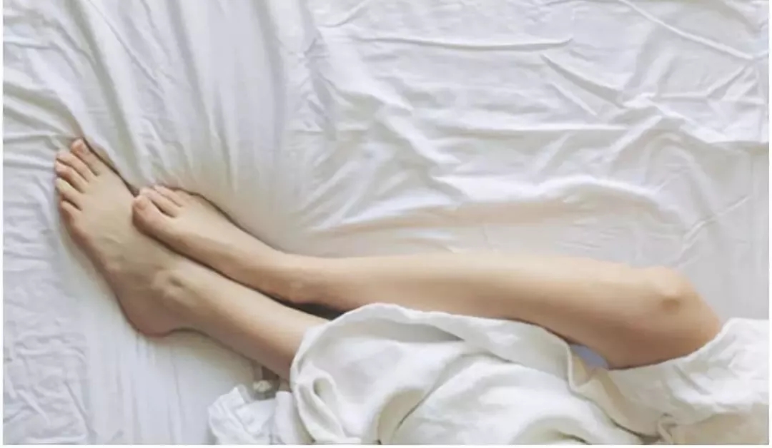 抽筋是什么原因引起的抽筋怎么办,着凉抽筋和缺钙抽筋的区别