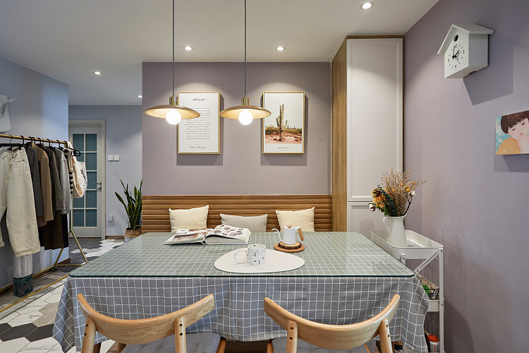 家里垃圾堆多,家里都是垃圾杂物