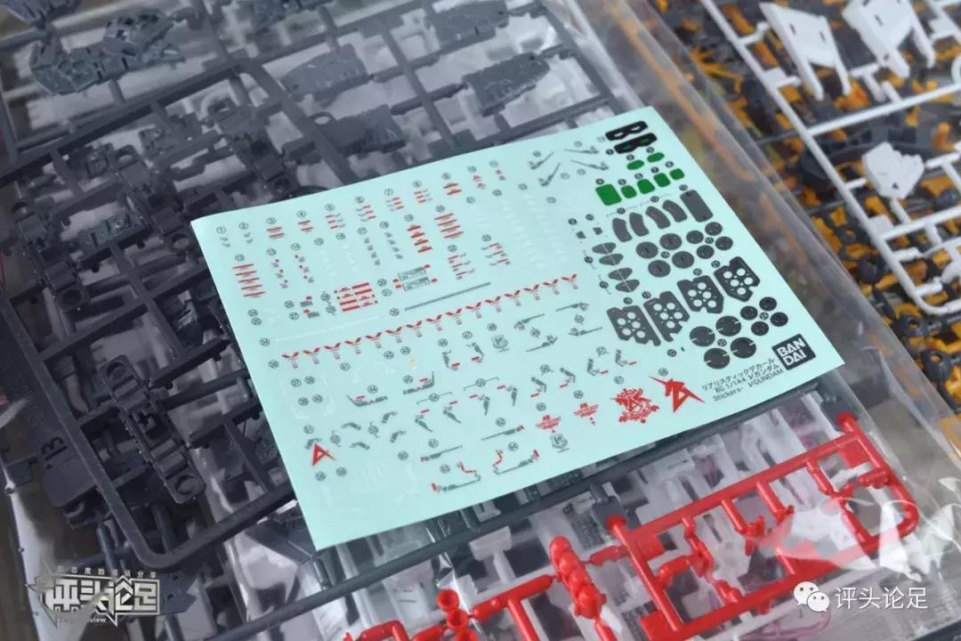 万代rg独角兽高达爆甲拼装教程,rg强袭高达空中战形态拼装过程