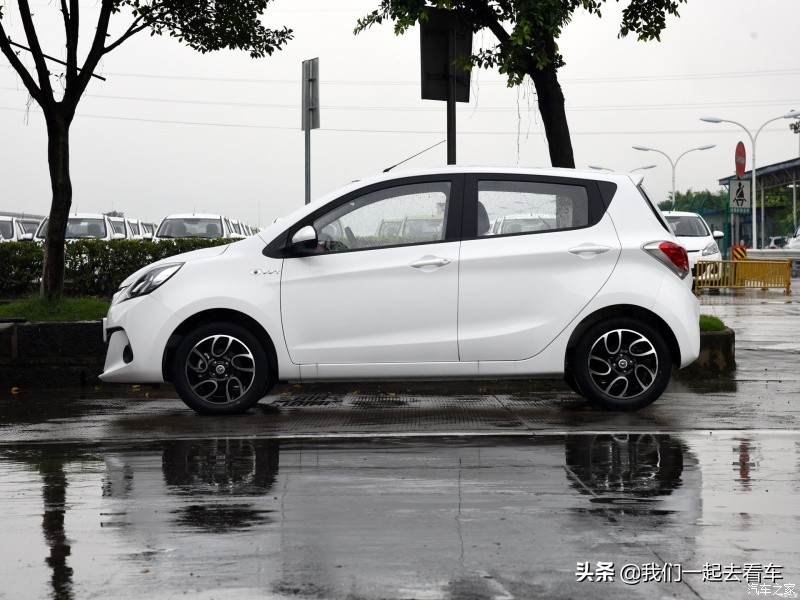 长安新奔奔天窗版,长安奔奔mini和奥拓哪个空间大