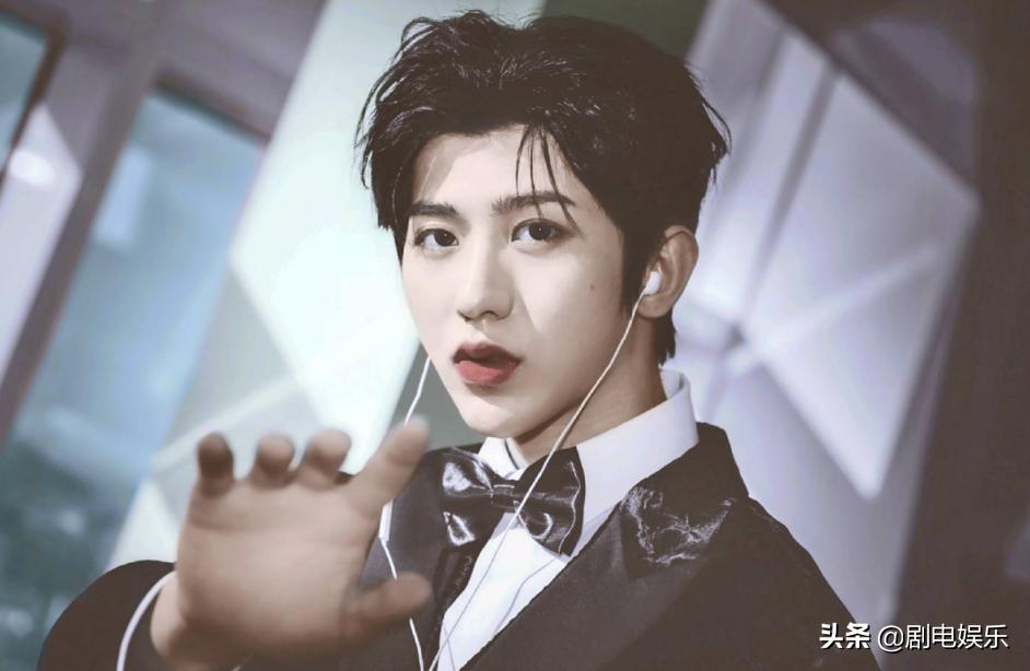 蔡徐坤和周杰伦的流量大战,蔡徐坤周杰伦流量战评论