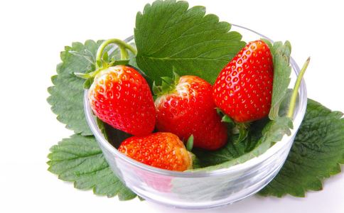 刚摘的草莓宝宝能吃吗,草莓可以边摘边吃吗