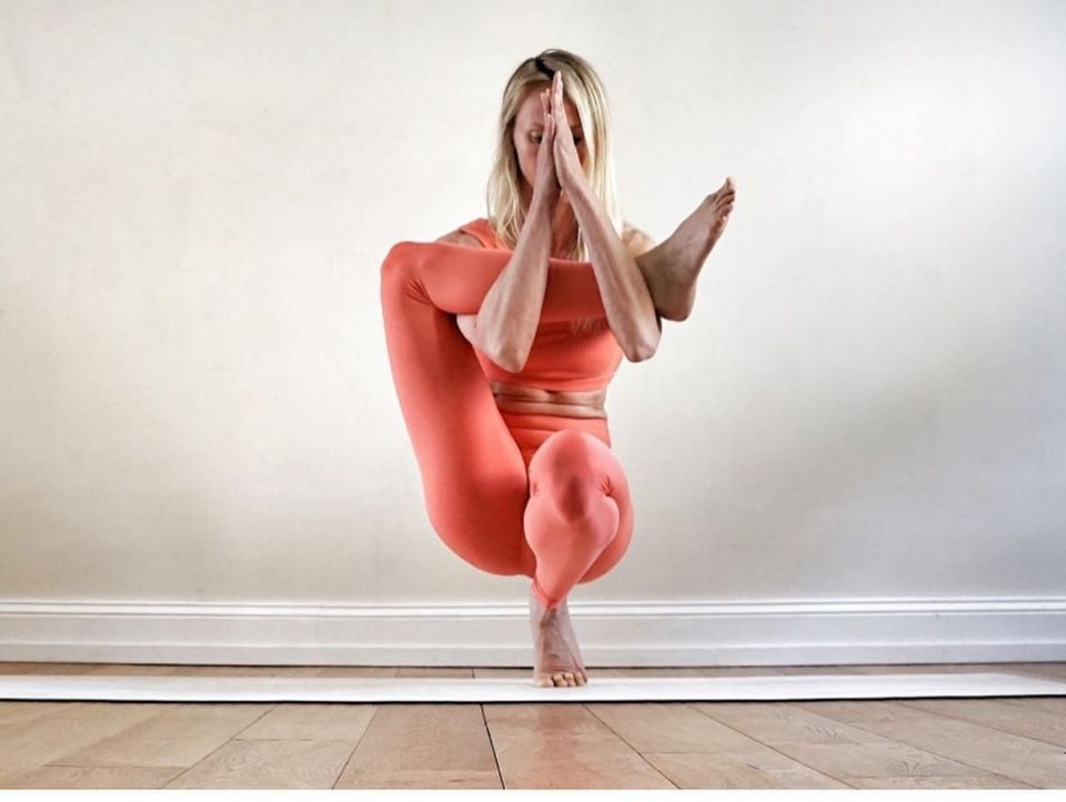 万茜随意蹲,万茜随便蹲标准动作