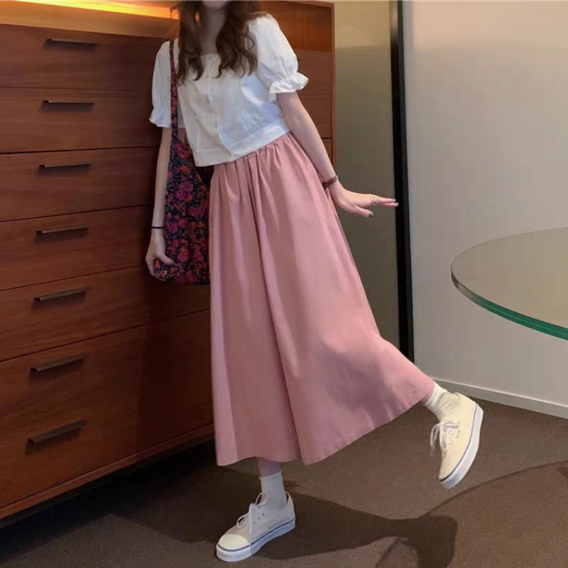 裙裤洋气时髦裤子,今年女款裙裤流行什么样的呢