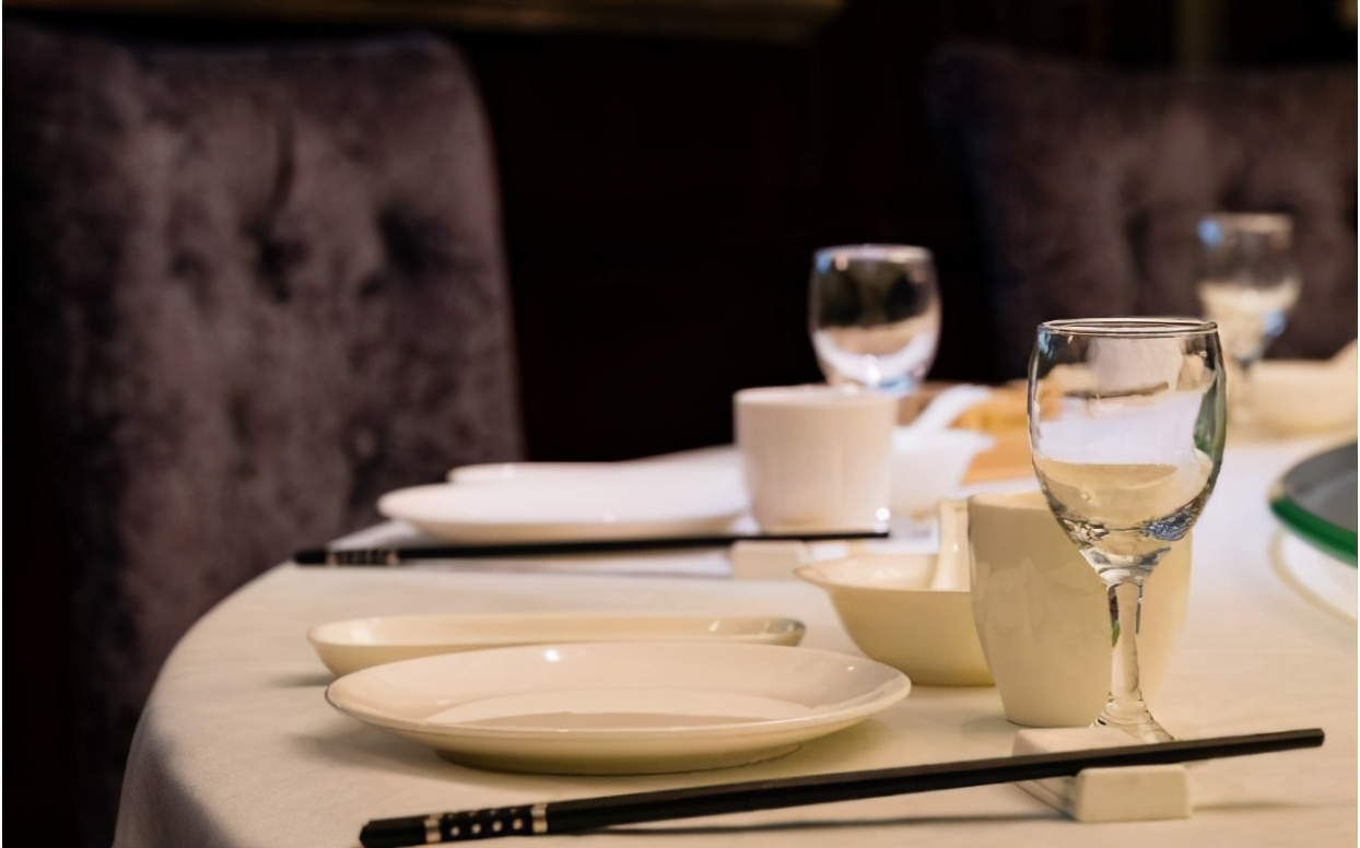 不会喝酒被劝酒要怎么说,酒桌上被劝酒怎么化解