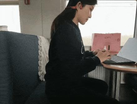 眼部保养重在“润”，用它一喷好舒服！细纹都慢慢膨了起来