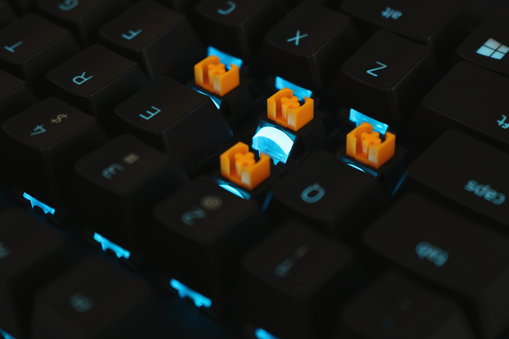 雷蛇黑寡妇蜘蛛标准版键盘怎么样,雷蛇黑寡妇v3键盘87键黄轴怎么样