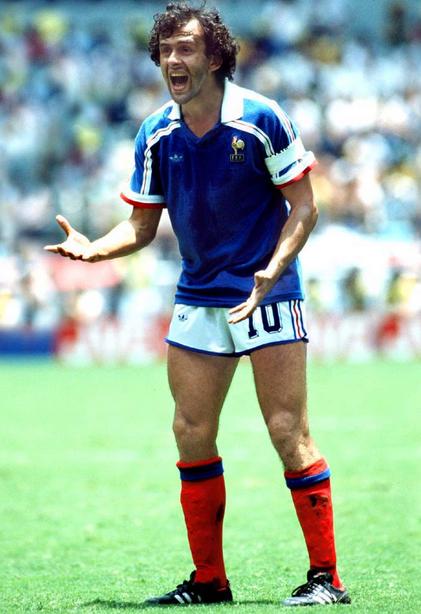 足球史上最伟大的10个进球,足球史上十大球王排名梅西