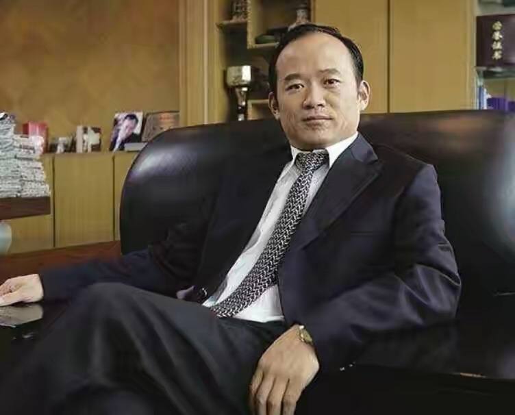 湖北前首富为何锒铛入狱,湖北前首富获国家赔偿