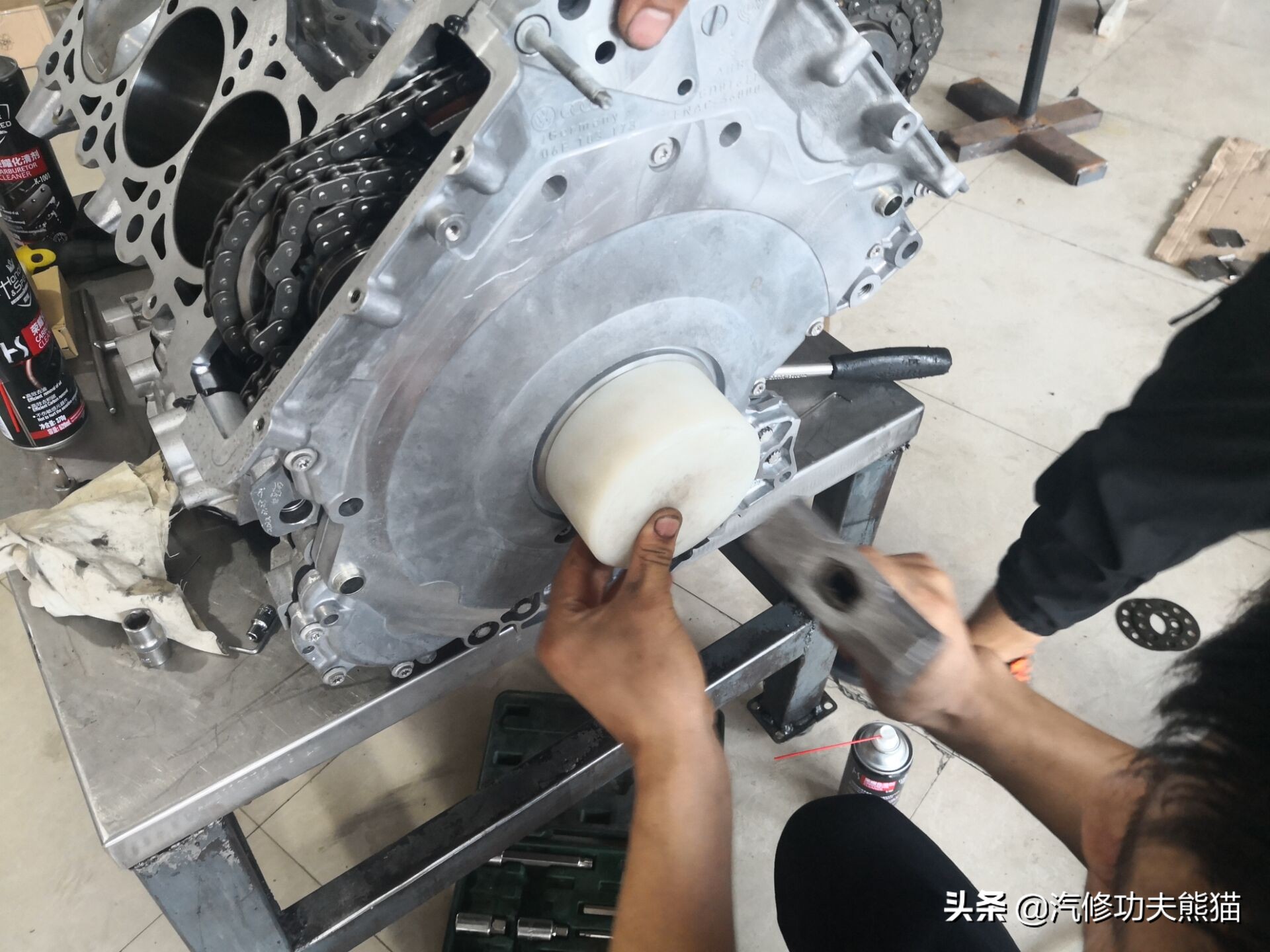 能拉动波音747的大众神车途锐烧机油治理，修完了又可以拉飞机了