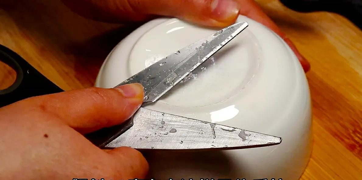 剪子不要了怎么处理,剪子变锋利小妙招