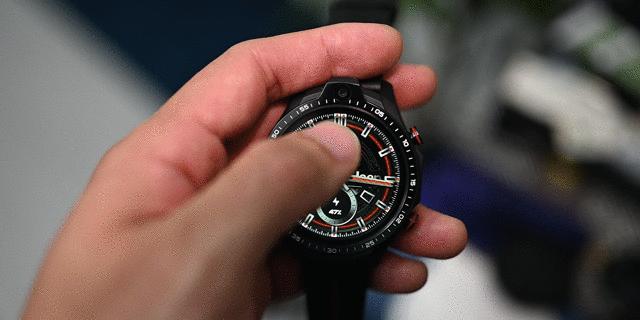 jeep黑骑士智能手表评测,jeep黑骑士智能手表测评人脸解锁