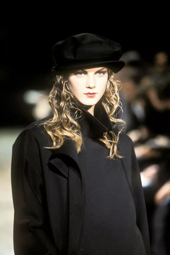 老狐狸林德沃女士，她一个媚眼让女人都能沉迷