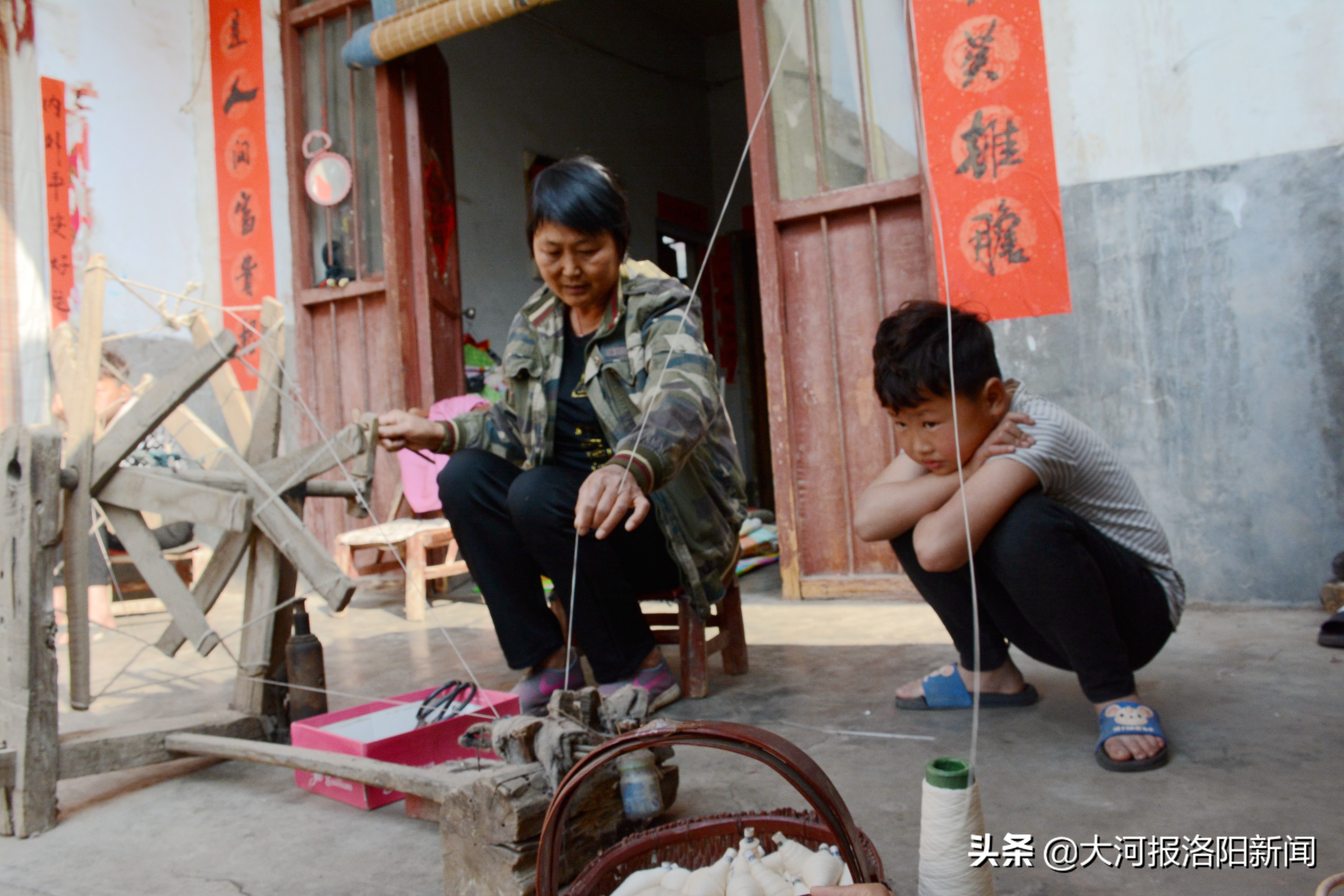 中国非遗传统文化古法织布,非遗手工织布