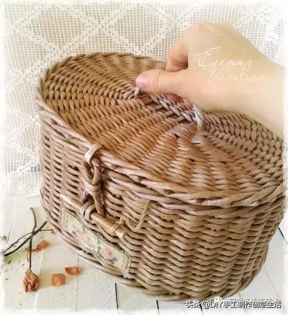 旧报纸变废为宝手工编织收纳筐,旧报纸制作简易的收纳筐