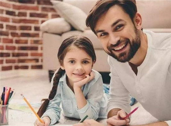 贝克汉姆与维多利亚海滩亲吻,贝克汉姆亲女儿视频