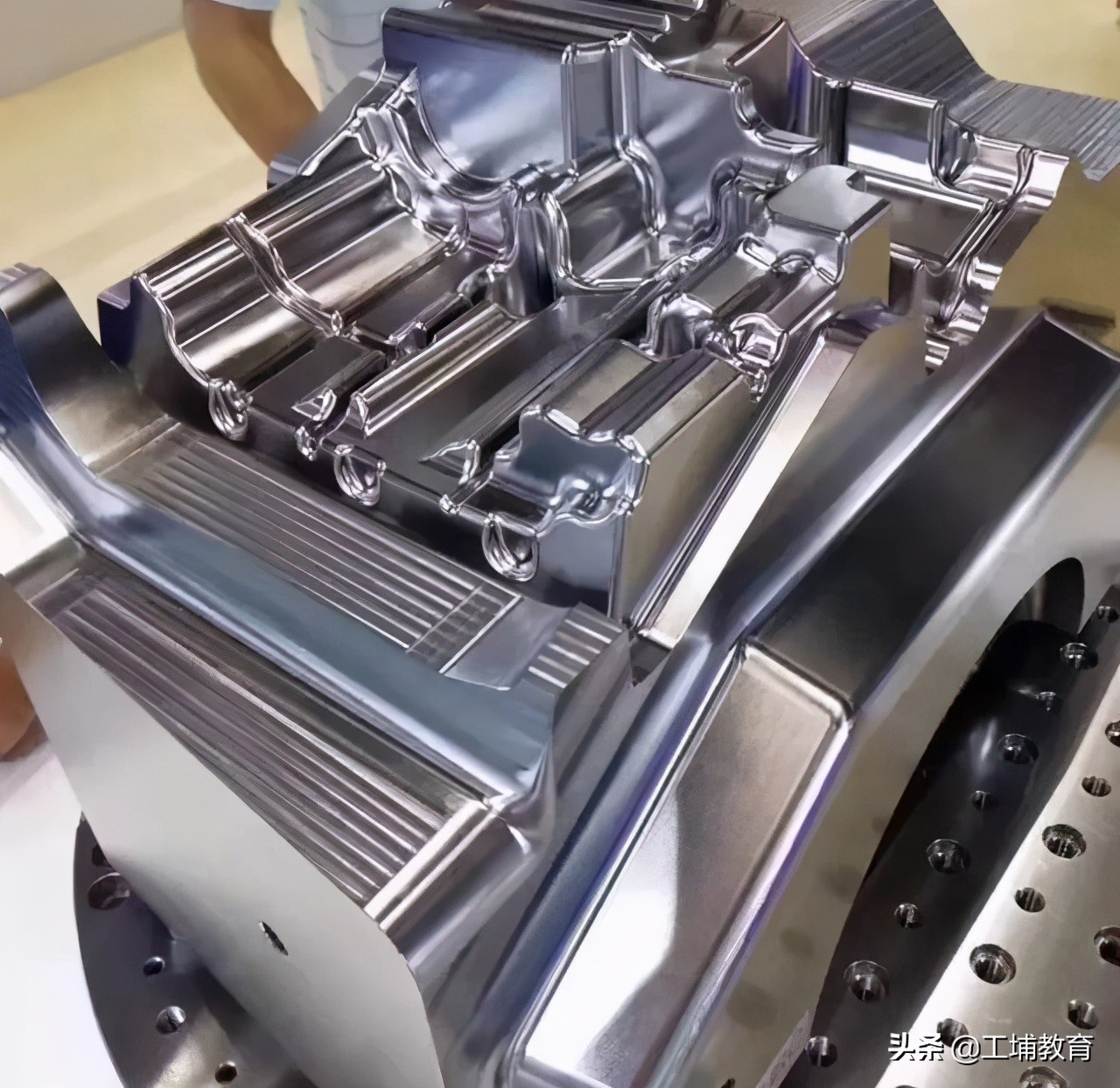 建筑模具制造加工,雕铣模具加工视频