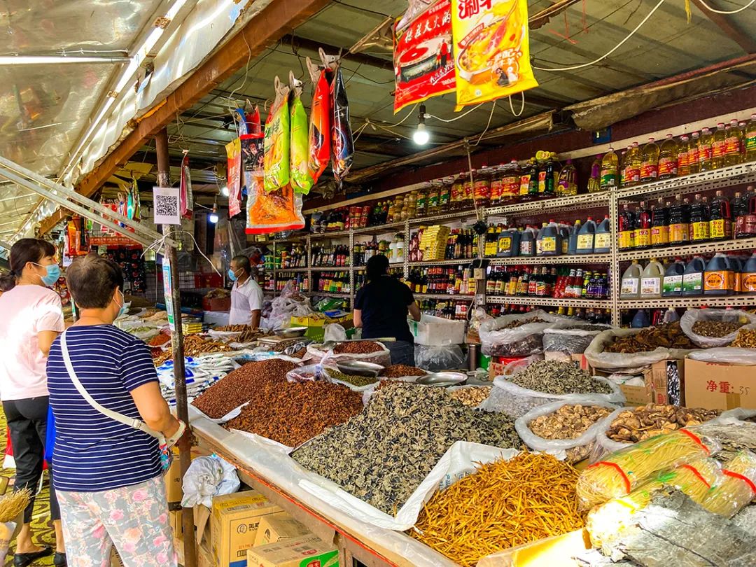 不错挺便宜的早市,附近比较旺的早市