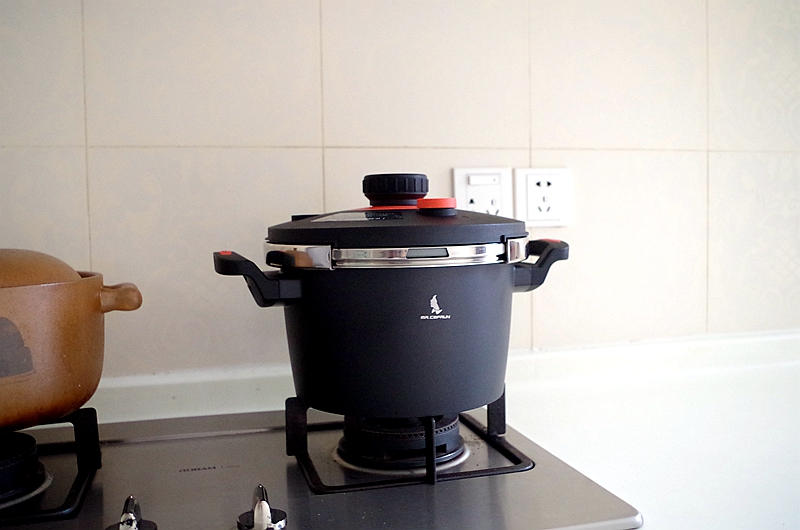 拒绝猪皮呼满天花板,黑科技享倍力高压锅到底有多牛呢