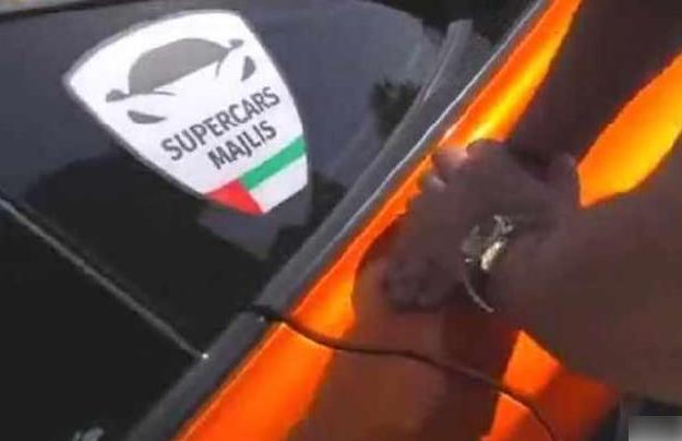 迪拜王子买了一辆超级跑车,迪拜王子开迈凯伦车