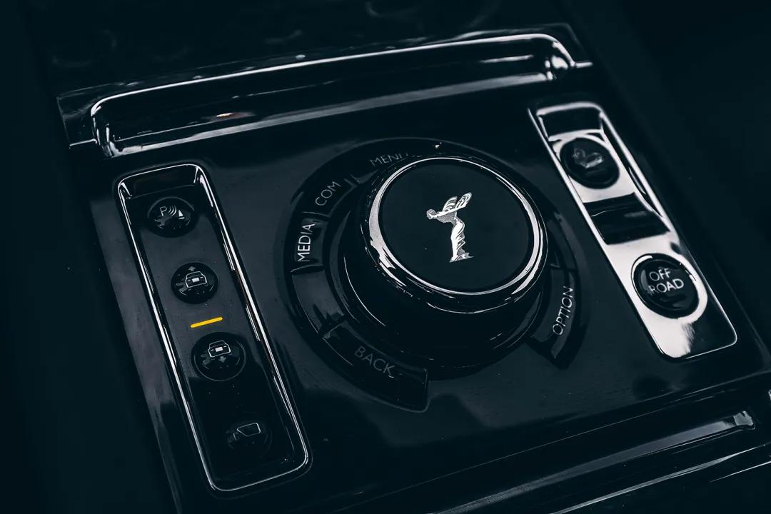 劳斯莱斯库里南blackbadge橘黄,劳斯莱斯库里南blackbadge越野