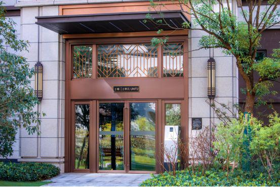 以鸿鹄之志探索未来人生,以青云之志蓄势待高飞