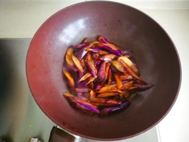 茄子里发黑怎么补救,茄子为啥煮了发黑