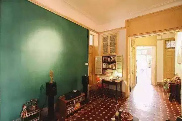 不管是出租屋还是自己存款买的小房住的舒心才是生活